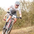 Contreras hizo historia en el mountain bike: medalla de oro y lágrimas en memoria de su padre