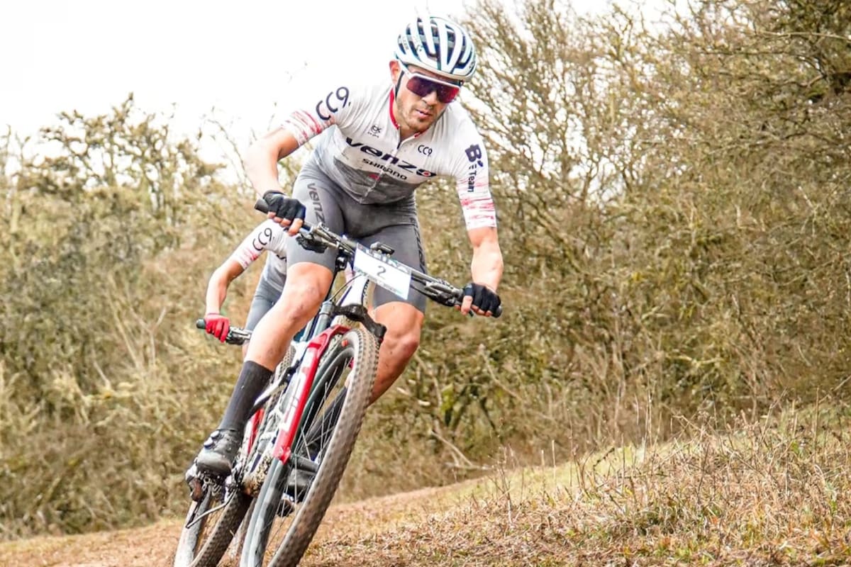 Fernando Contreras ganó una histórica medalla dorada en Mountain Bike (Instagram)