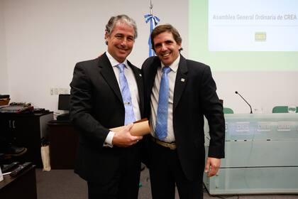 Fernando de Nevares, nuevo presidente del Movimiento CREA, con Jorge Saenz Rozas, presidente saliente de la entidad