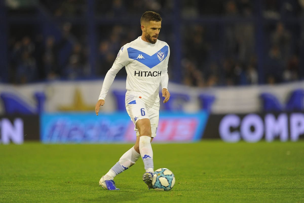 Fernando Gago anunció que se retirará del fútbol profesional, pero esta no es la primera vez que baraja la posibilidad de dejar el deporte, sino que anteriormente cuando quiso hacerlo su hijo lo convenció de seguir