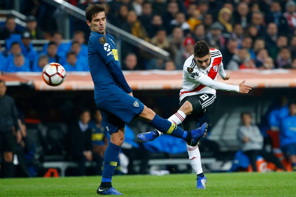 Fernando Gago de sufrir la lesión que lo sacó del partido