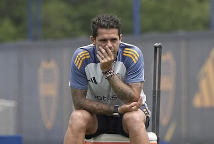 Fernando Gago pidió la contratación de un arquero