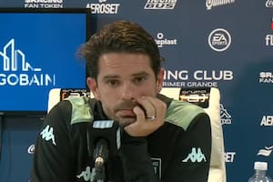 Fernando Gago ratificó su continuidad y desestimó las críticas y los pasacalles en la conferencia de prensa