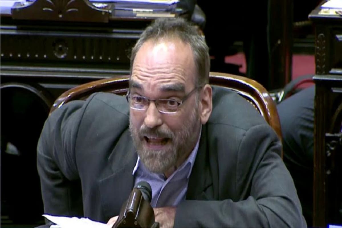 Fernando Iglesias se la agarró con el mate