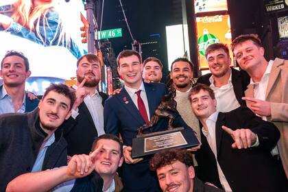 Fernando Mendoza fue galardonado como el mejor jugador colegial con el Trofeo Heisman (Instagram/@fernandomendoza)
