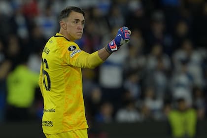 Fernando Muslera, la estrella de la noche en el Maracaná: atajó tres penales y le dio la clasificación a la final de la Libertadores a Estudiantes