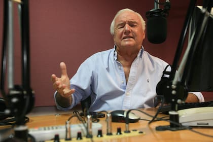 Fernando Niembro explica sobre los problemas económicos de la escuela de periodismo deportivo