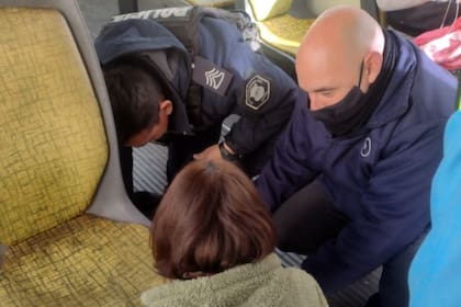 Fernando Olivetto, el inspector de la empresa Nueve de Julio que le practicó maniobras de RCP (Reanimación Cardio Pulmonar) a un chico que se descompuso en un colectivo de la línea Oeste.