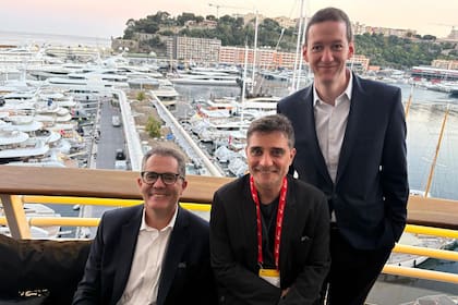 Fernando Paci, CEO de Ey Argentina, Federico Lauria, fundador de Dale Play y Alejandro Kelman, socio de EY Argentina en el Yacht Club de Mónaco