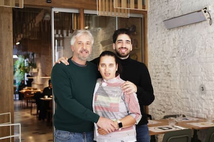 Es pediatra y creó el primer restaurante atendido por jóvenes neurodivergentes para ayudar a su hija a insertarse laboralmente