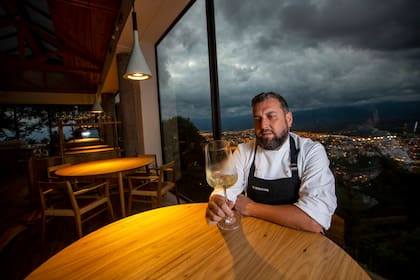 Fernando Rivarola en el flamante restaurante