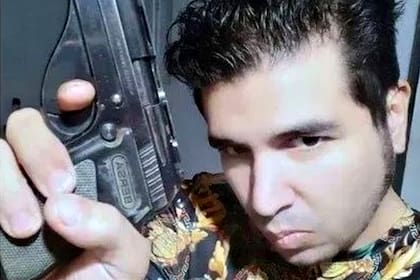 Fernando Sabag Montiel con la pistola Bersa con la que intentó matar a la vicepresidenta Cristina Kirchner