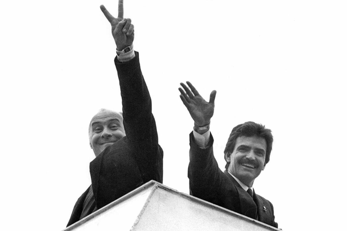 Fernando Vaca Narvaja junto a Perdía al llegar a Buenos Aires el 10 de octubre de 1989