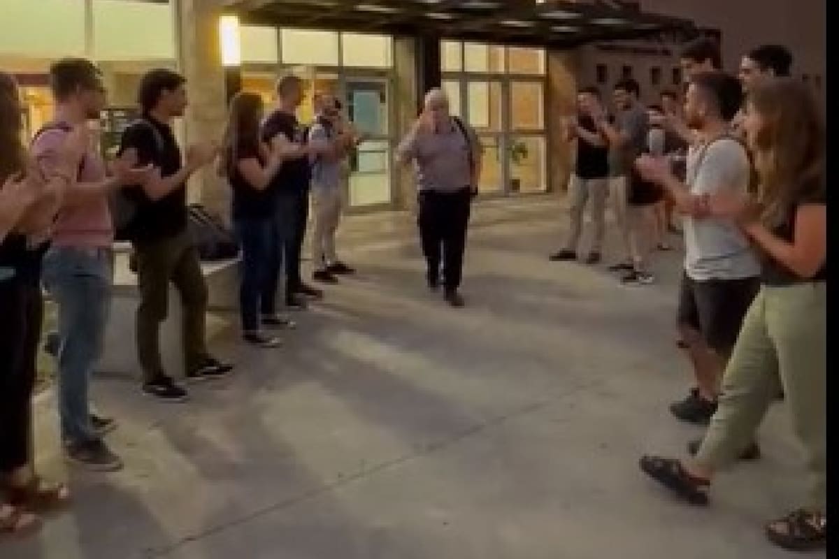 Fernando Vilella, al salir de su última clase como profesor de una materia en la Facultad de Agronomía de la UBA