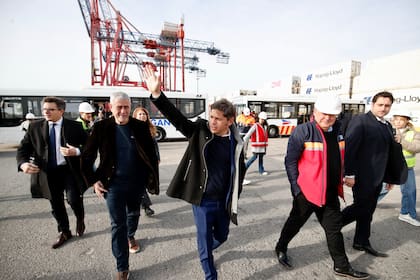 Ferraresi, en una recorrida por Avellaneda con Kicillof