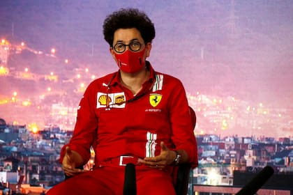 Mattia Binotto y los mensajes ambiguos: el jefe de Ferrari opina que las críticas de Sebastian Vettel se deben a la decepción del alemán por no continuar en el equipo en 2021, a la vez que se manifiesta abierto a sostener comunicaciones sin filtro entre ingenieros y los pilotos