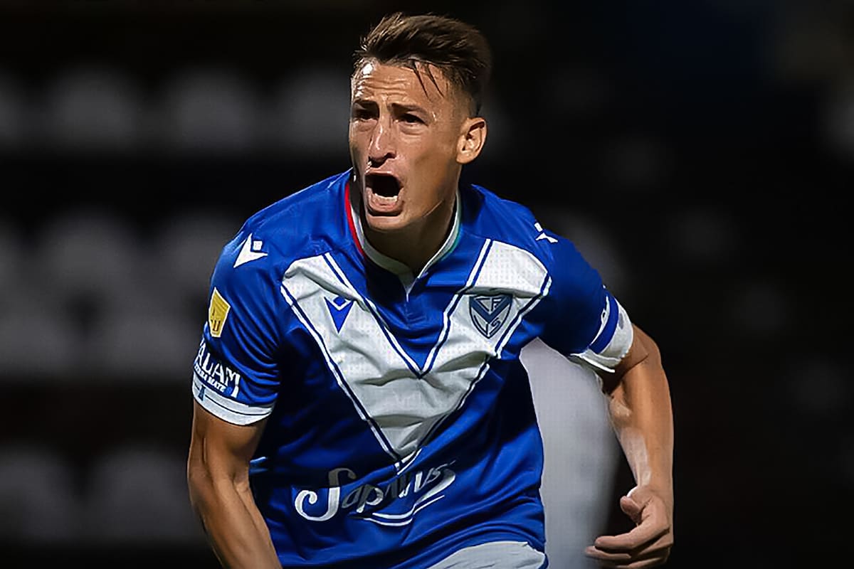 Festeja Brian Romero el gol que le dio la victoria a Vélez sobre Midland; el Fortín descubrió alivio en la Copa Argentina, con su primer triunfo del año.