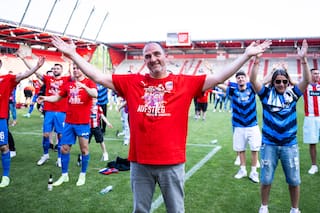 El DT alemán que llevó a su equipo de la quinta división hasta las copas europeas y nunca ganará el Balón de Oro