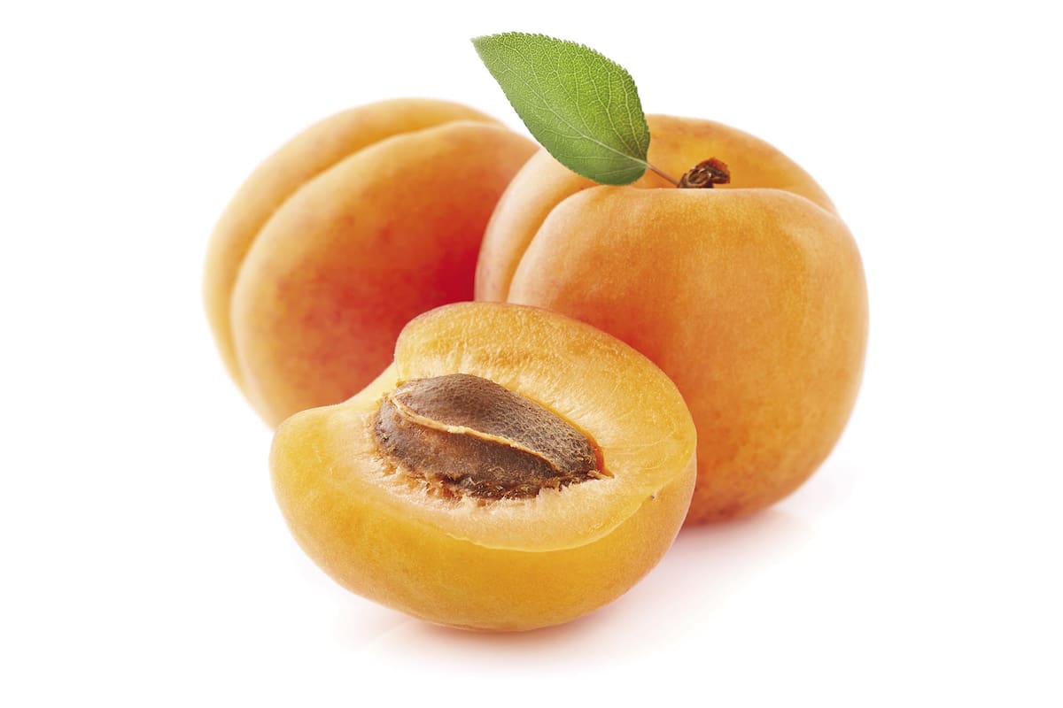 Festejamos la llegada del durazno cada año y apenas mencionamos este primo hermano pequeño y singular.