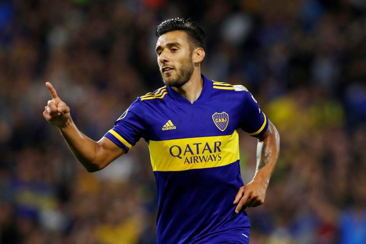 Festejo de Eduardo Salvio frente a Independiente de medellín.