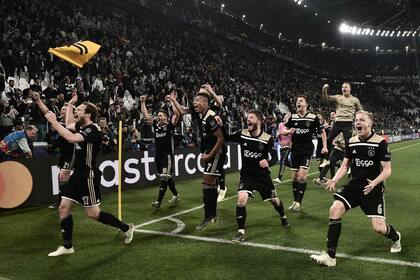 Ajax celebró una victoria consagratoria en Turín