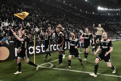 Ajax celebró una victoria consagratoria en Turín