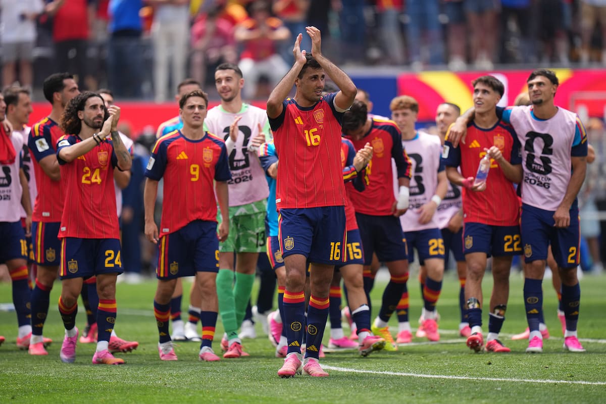 Festejo de los jugadores españoles tras la victoria ante Bélgica