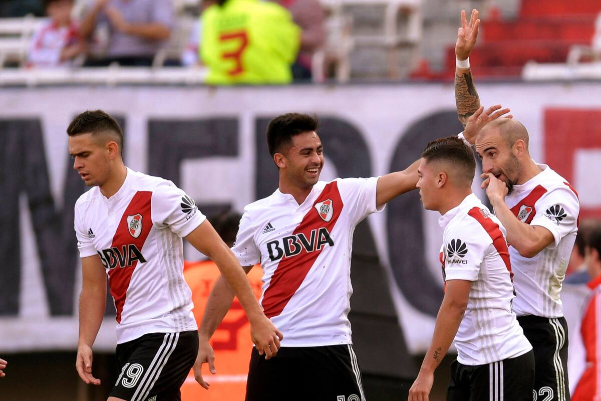 Festejo del gol de River ante Estudiantes.