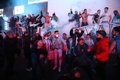 Festejos en el Obelisco por el triunfo de la Selección Argentina frente a Brasil