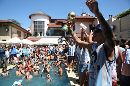 Festejos en la casa de Diego Maradona