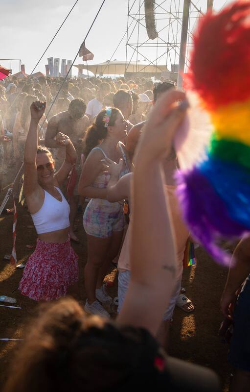 Festejos en la playa en el Desfile del Orgullo anual, en Tel Aviv