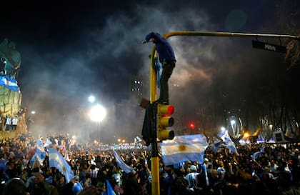 Festejos tras el triunfo de la selección argentina en la semifinal en Mar del Plata