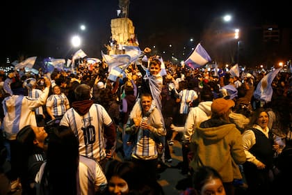 Festejos tras el triunfo de la seleccion Argentina en la semifinal del mundial 2026,
Partido Argentina vs. Inglaterra. Mar del Plata 16 de Julio 2026.