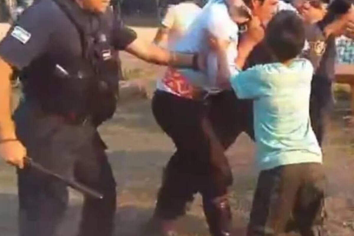 Festividad religiosa terminó a los chicotazos y con detenidos