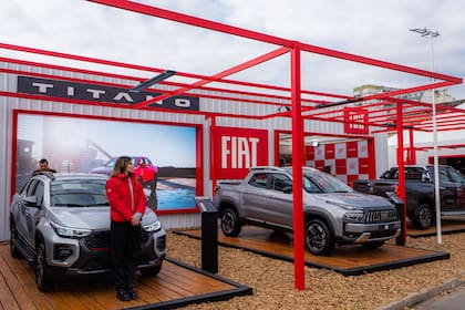 Fiat exhibe en su stand de la Expo Rural su oferta de pick ups: la nueva Titano, Toro y Strada.