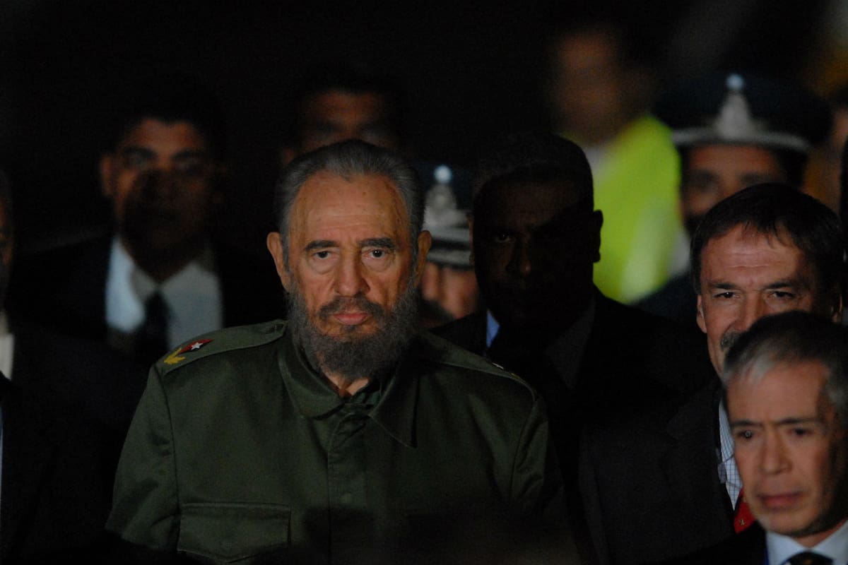 Fidel Castro, en Córdoba en 2006, junto al gobernador Juan Schiaretti (a la derecha)
