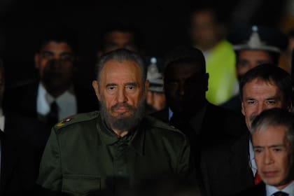 Fidel Castro, en Córdoba en 2006, junto al gobernador Juan Schiaretti (a la derecha)