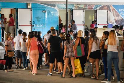 Fiebre amarilla: los centros médicos no dan abasto por la demanda de vacunas