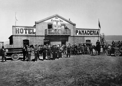 Fiesta cívica en Trevelin. ca 1926.