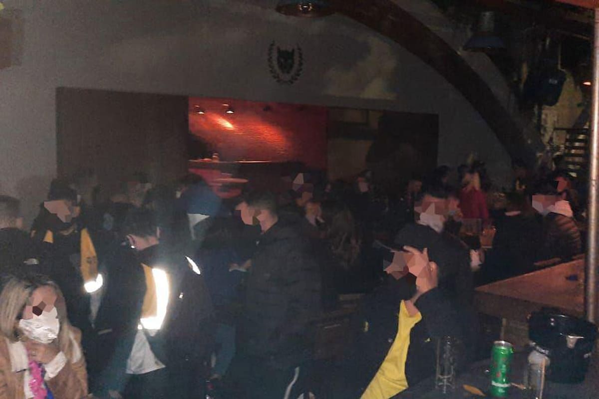 Fiesta clandestina en Palermo