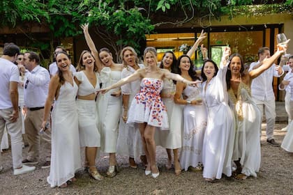 Fiesta pre boda en el restaurante Fogón Cocina de Viñedo en Bodega Lagarde