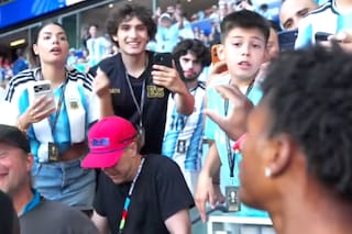 FIFA abrió una investigación por insultos racistas tras el cruce de una hincha argentina y el streamer Speed