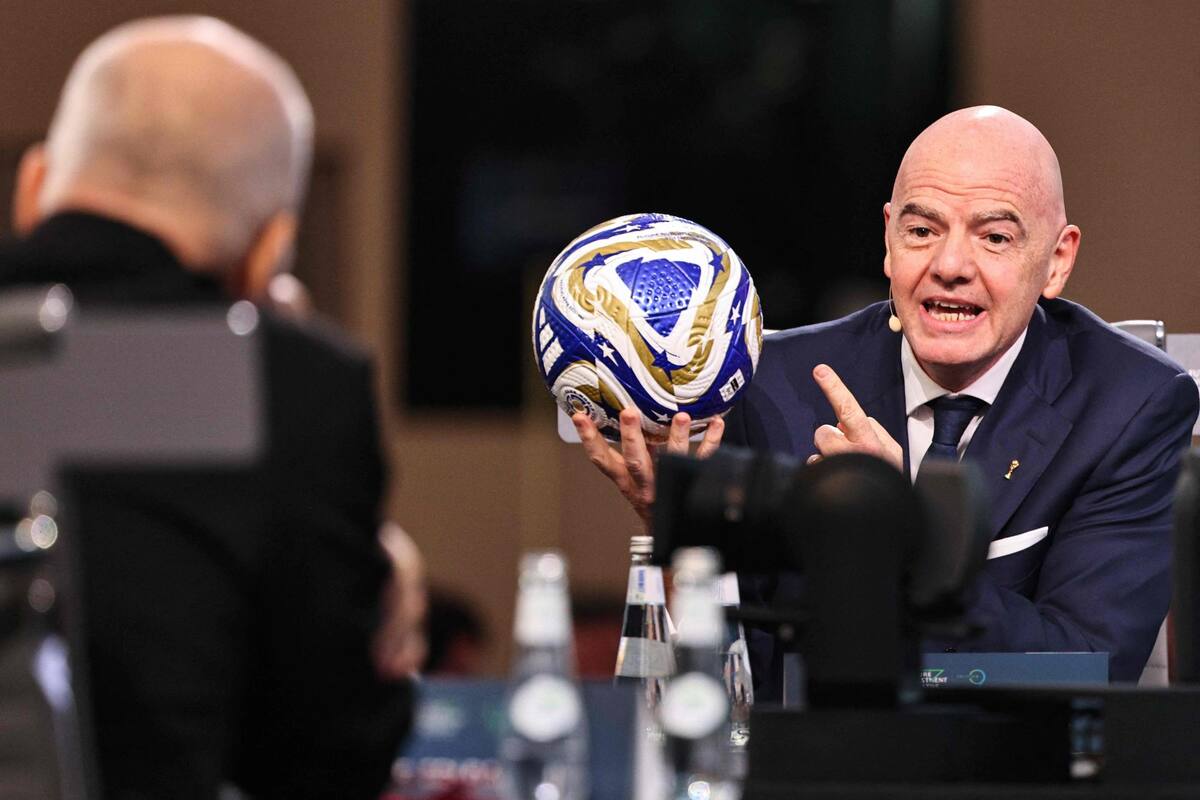 FIFA, comandada por Gianni Infantino, publicó un informe que muestra un formidable increíble aumento del gasto de los clubes en representantes de futbolistas en 2025.
