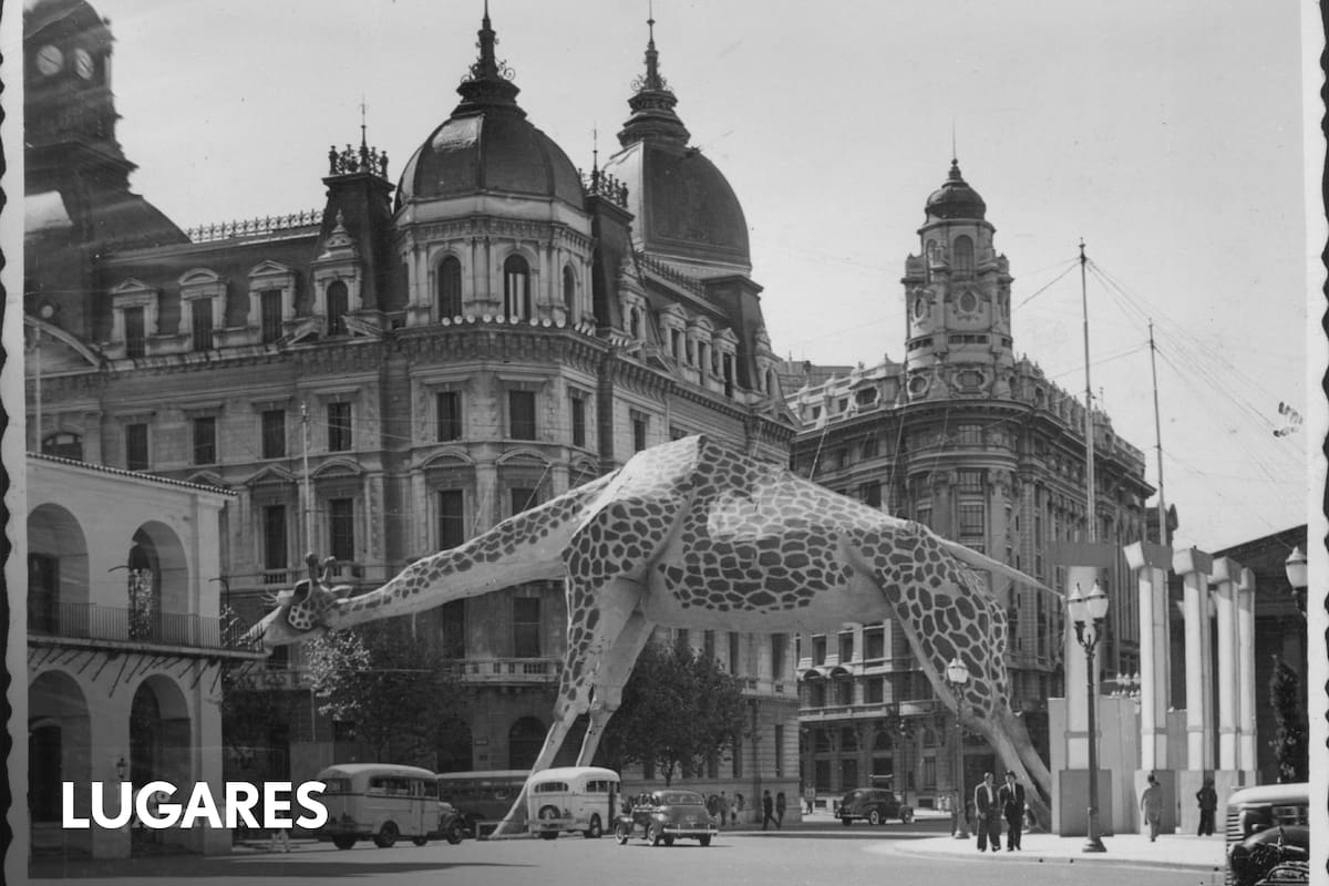 Figura alegórica en Plaza de Mayo, carnaval 1942