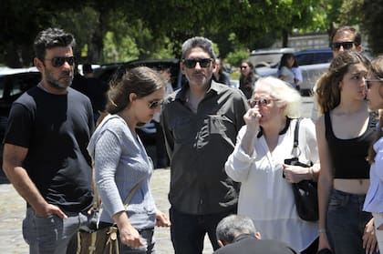 Figuras internacionales como Sophia Loren, Robert De Niro, Alain Delon y Jean Claude Van Damme, o locales como Diego Maradona y Mirtha Legrand, también solían participar desde la platea como invitados especiales de los glamorosos desfiles organizados por Giordano, que llegaron a ser televisados en el prime time de los canales de aire