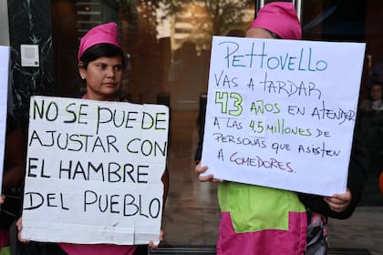 Los movimientos sociales vuelven a protestar en la sede de Capital Humano contra la gestión de Sandra Pettovello