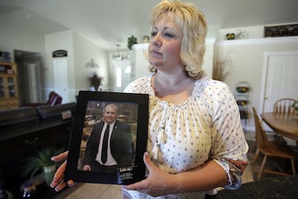 Desde Estados Unidos, la madre de Joshua Holt lideró los esfuerzos para hacer que el gobierno interviniera para salvar a su hijo (Archivo)
