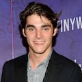 La muerte de RJ Mitte: del remordimiento de su madre al triste recuerdo de su hermana menor