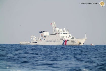 Filipinas, país cuya fuerza Armada es autora de esta fotografía, también mantiene tensiones bilaterales con China por intereses cruzados respecto al llamado "mar meridional dde la China"