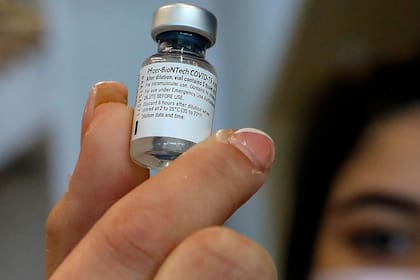Filipinas solicitó a Alemania y Gran Bretaña cientos de miles de dosis de la vacuna contra el coronavirus a cambio del despliegue de enfermeras filipinas en sus países